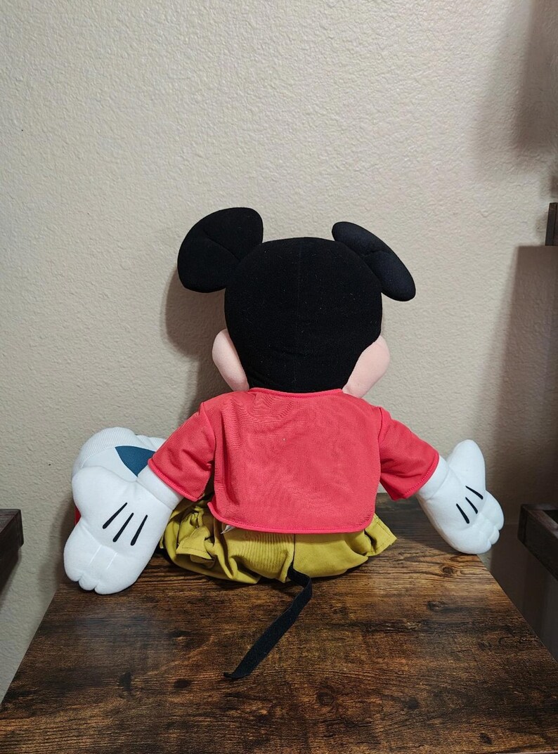 2000 Fisher Price Disney House of Mouse Mickey Mouse 25" Plush image 5