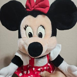 1980's/90's Disneyland Minnie Mouse Plush imagem 2