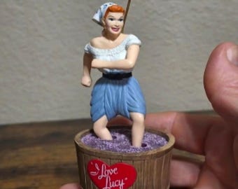 2003 Lucy's Italian Movie Keepsake Hallmark Movement Ornament