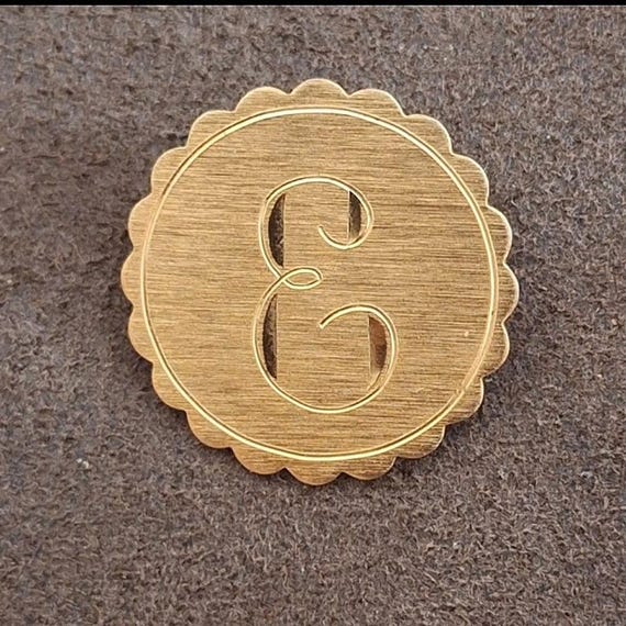 1980s Etched Monogrammed Initial E Circle Pin Bro… - image 4