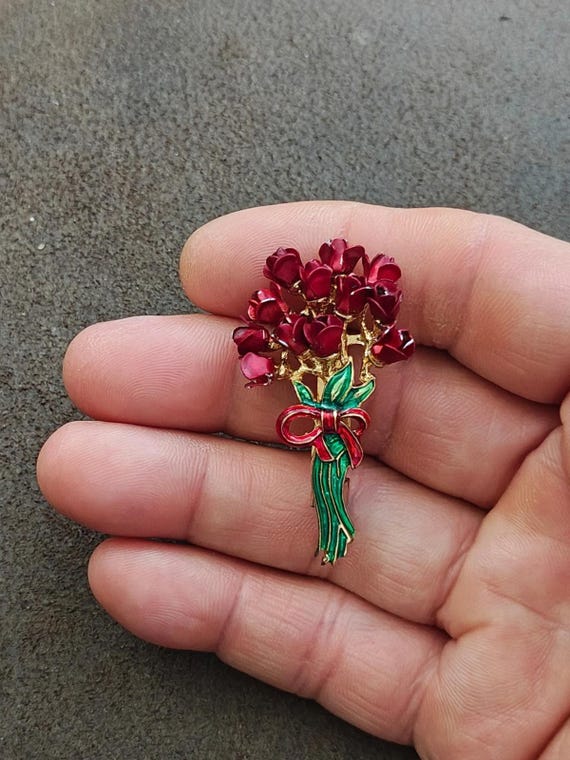 1970s Red Rose Flowers Bouquet Gold Tone Enamel B… - image 5