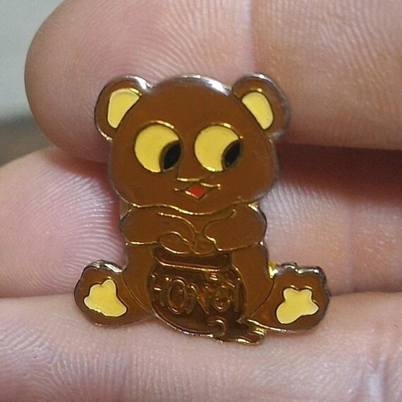 1986 Honey Pot Teddy Bear Pin