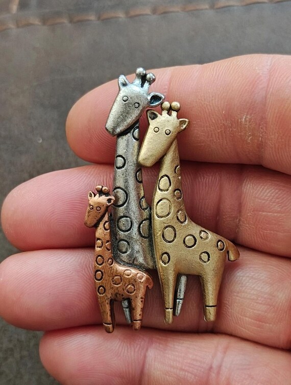 1980s Tricolor Giraffe Family Brooch