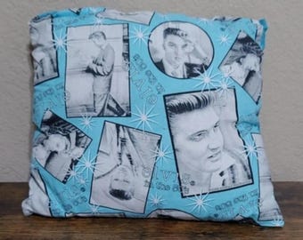 Cojín pequeño de Elvis de los años 50, hecho a mano a principios de la década de 2000.