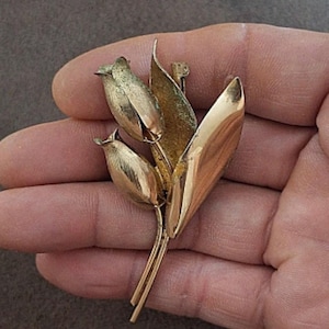1960’s/70&#39;s Gold Tone Tulips Pin