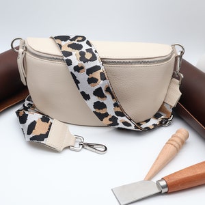 Damen Bauchtasche mit breitem Schultergurt ,Gürteltasche,Damen Schultertache, Damen Bauchtasche, Bauchtasche Beige , Geschenk zum Muttertag image 1