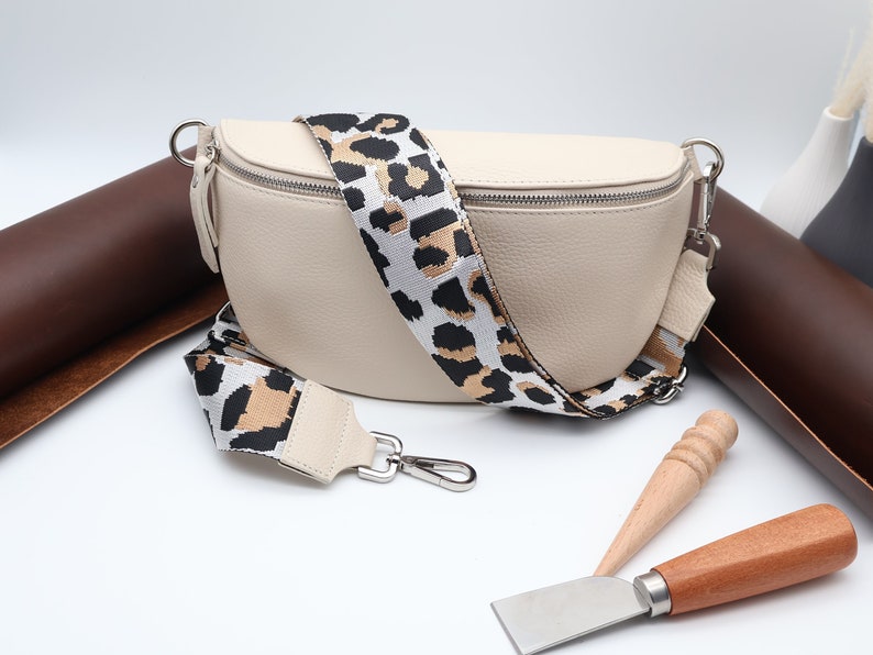 Damen Bauchtasche mit breitem Schultergurt ,Gürteltasche,Damen Schultertache, Damen Bauchtasche, Bauchtasche Beige , Geschenk zum Muttertag image 1