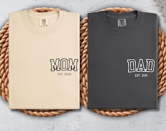 Comfort Colors Mom Dad Sweatshirt: Minimalist Pregnancy Reveal Tee, Custom Est.