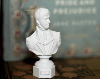 Mr. Darcy Bust Magnet – Pride and Prejudice Statue, Jane Austen Gift, Regency Era Home Decor, Literary Magnet for Classic Literature Lovers