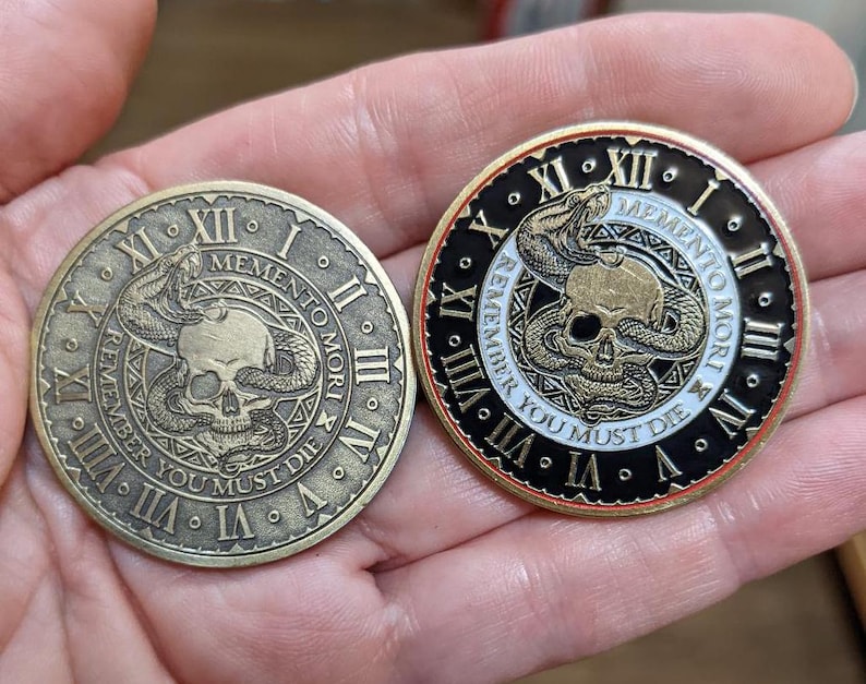 Pièce Memento Mori / Memento Vivere (3,8 cm) : Classique ou Noir et Blanc image 1