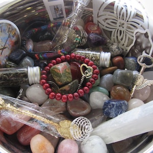 Med Tumbled Stones: Crystal Mystery Box, Crystal Mystery Scoop, Lucky Crystal Scoop, Lucky Dip, Lucky Scoop