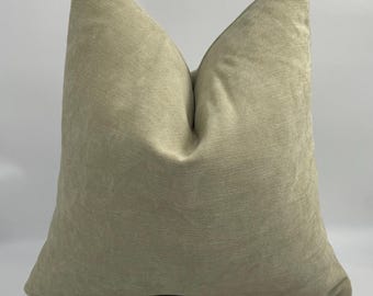 Sage Green Throw Pillow Cover, Modern Minimalist Cushion Cover, Soft Chenille Decorative Pillow for Couch Sofa Bedroom Home Decor Accent