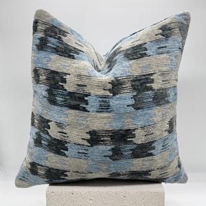 Handmade Blue Gray Ikat Throw Pillow Cover 18x18, Decorative İkat Velvet  Textured Accent Pillow, Modern Boho Sofa  Pillow Cover