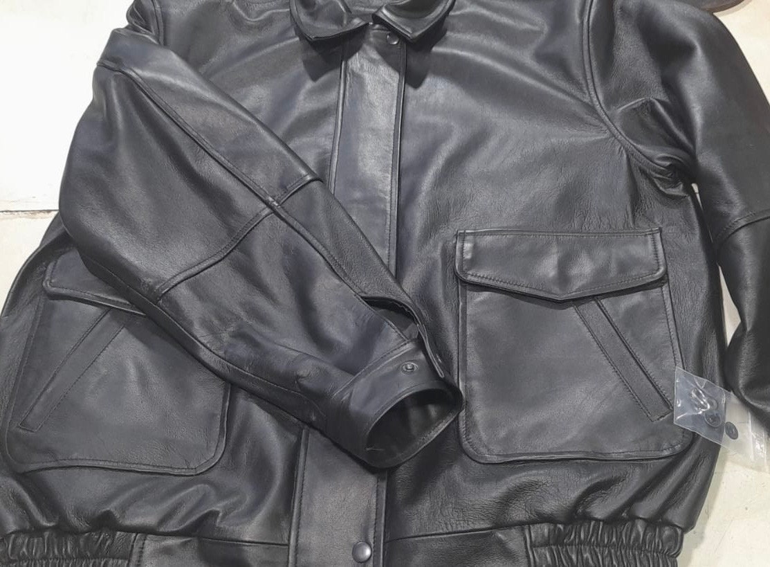 90s Vintage Leather Bomber Jacket: Women's Oversized Retro Outfit