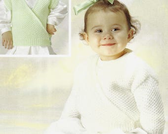 Patrón de tejido en PDF: cárdigan de punto envolvente y sin mangas de 4 capas para bebés y niños pequeños. Tallas para bebés prematuros de 12" a 22". Descarga instantánea