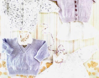 Patrón de tejido en PDF - Cárdigans/jerséis para bebé DK 4, cuello en V y redondo, punto liso, tallas de 16" a 22". Idioma inglés. Descarga instantánea