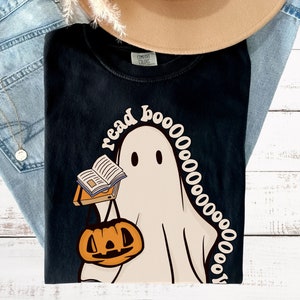 Ghost Reading Shirt,Librarian Halloween,Ghost Reading T-shirt,Retro Halloween Teacher T-shirt,Spooky Season,Teacher Clothes,