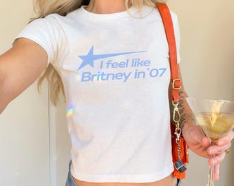 Koszulka dla niemowląt „I Feel Like Britney '07” – krótki top z grafiką Y2K