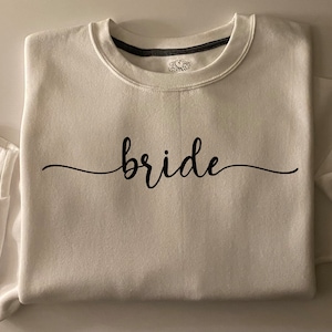 Bride Script Crewneck Sweatshirt, Bride Sweatshirt, Bridal Sweatshirt, Bride to Be Sweatshirt, Bridal Gift, Gift for Bride, Wedding