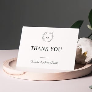 Minimalistische Hochzeit Dankeskartenvorlage, gefaltete Dankeskarte, elegante botanische druckbare Dankeschön, Monogrammkranz, bearbeitbar - EJ05