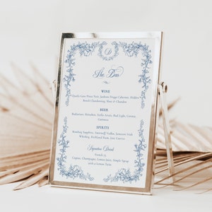 Dusty Blue Barkarte, Barkarte Vorlage Blau Toile, Chinoiserie Hochzeitsschild, Elegante Blaue Monogramm Barkarte, Signature Drink - EJ33B