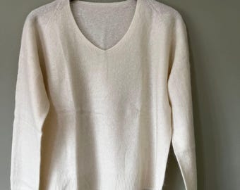 100% Cashmere Pullover Sweater –  White - pit to pit 55cm recommended size M/L