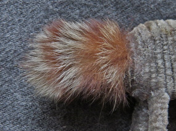 Vintage Folk Art Fur and Wood Cat Pin - image 3