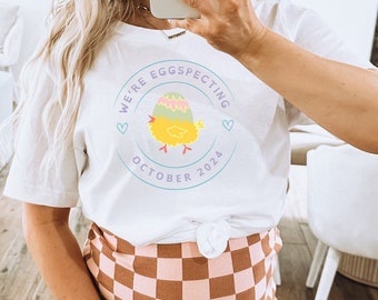 Eggspecting Baby Announcement T-Shirt: Easter Pregnancy Reveal Tee