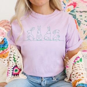 T-shirt de Pâques avec dessin au trait lapin : tenue coquette moderne pour le brunch de Pâques