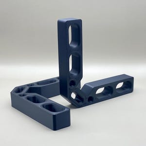 90-Degree Corner Clamps (Set of 2) – 3D Printed Right Angle Squares for Woodworking, Cabinet Assembly, and Box Joints