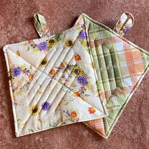 Pot Holders (Small or Large) ~ Welcome Autumn (Orange/Green Plaid)
