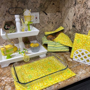 Casserole Hot Pad ~ Lemon/Lime (Yellow/Green Stripes)
