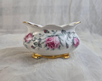 VINTAGE Royal Albert Moss Rose Bone China op voet open suikerpot gouden rand