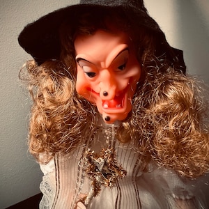 Golden Glinda Vintage Halloween Witch Decoration