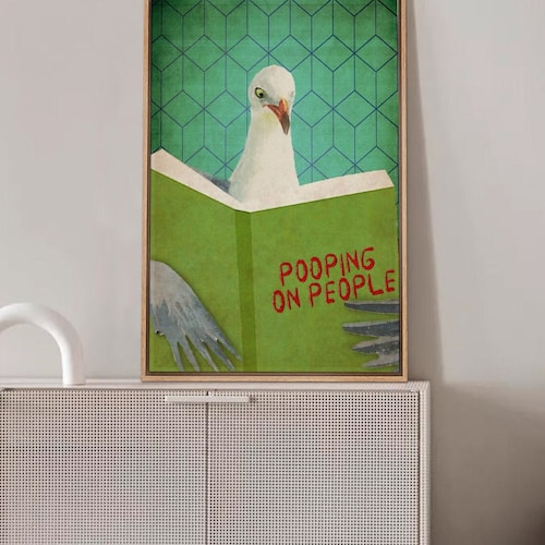 Art mural drôle de mouette dans la salle de bain, impression sur toile encadrée faisant caca sur les gens, oeuvre d'art originale d'oiseau, décoration drôle moderne