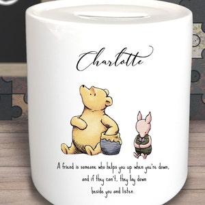 Tirelire personnalisée « Un ami, c'est quelqu'un » de Winnie l'ourson, idée cadeau en pot en céramique