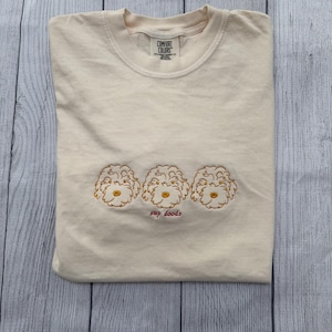 Koszulka z haftem Sup Dood: Y2K Golden Doodle Comfort Colors