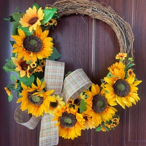 Sunflower wreath, Yellow sunflower wreath, Farmhouse sunflower door wreath, Spring&Summer sunflower wreath, Wreath for front door