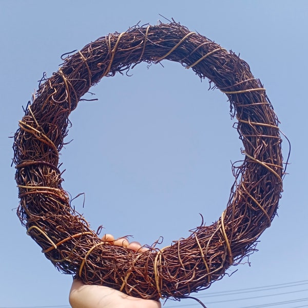 Natural Plant Vine Rattan for DIY Wreath Base, Natural Grapevine Loop in All Size, Festivals and Wedding Centerpiece Wreath Supplies