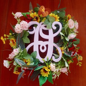 Corona para la puerta principal durante todo el año - Corona de hortensias personalizada para todas las estaciones con monograma - Corona inicial - Ideas de regalos - Regalo del Día de las Madres