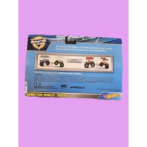 Hot Wheels Monster Jam Zombie vs. Zombie Hunter 1:64 Scale Die-Cast 2-Pack ITEM #2139 image 2