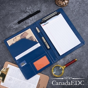 Portafolio de cuero sintético azul marino con monograma A5 para hombre, portapapeles de oficina personalizado, portafolios de negocios grabado personalizado, regalo de regreso a clases