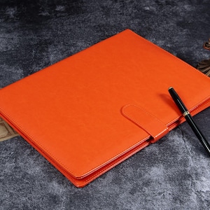 Portafolio de cuero sintético personalizado A4, portafolios personalizado con portapapeles, portafolios recargable, estuche para bloc de notas comercial, el mejor regalo corporativo para ella
