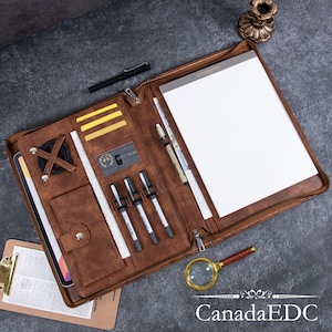 Portafolio de cuero marrón vintage grabado para hombre, tamaño A4, personalizado, de cuero sintético, profesional, regalo único para el Día del Padre.