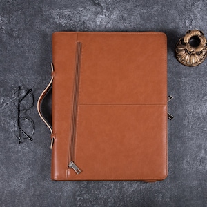 Porte-documents personnalisé en cuir végétalien avec poignée, bloc-notes A4 avec nom et logo en relief, porte-documents personnalisé pour homme, cadeau d'anniversaire/promotion surprise