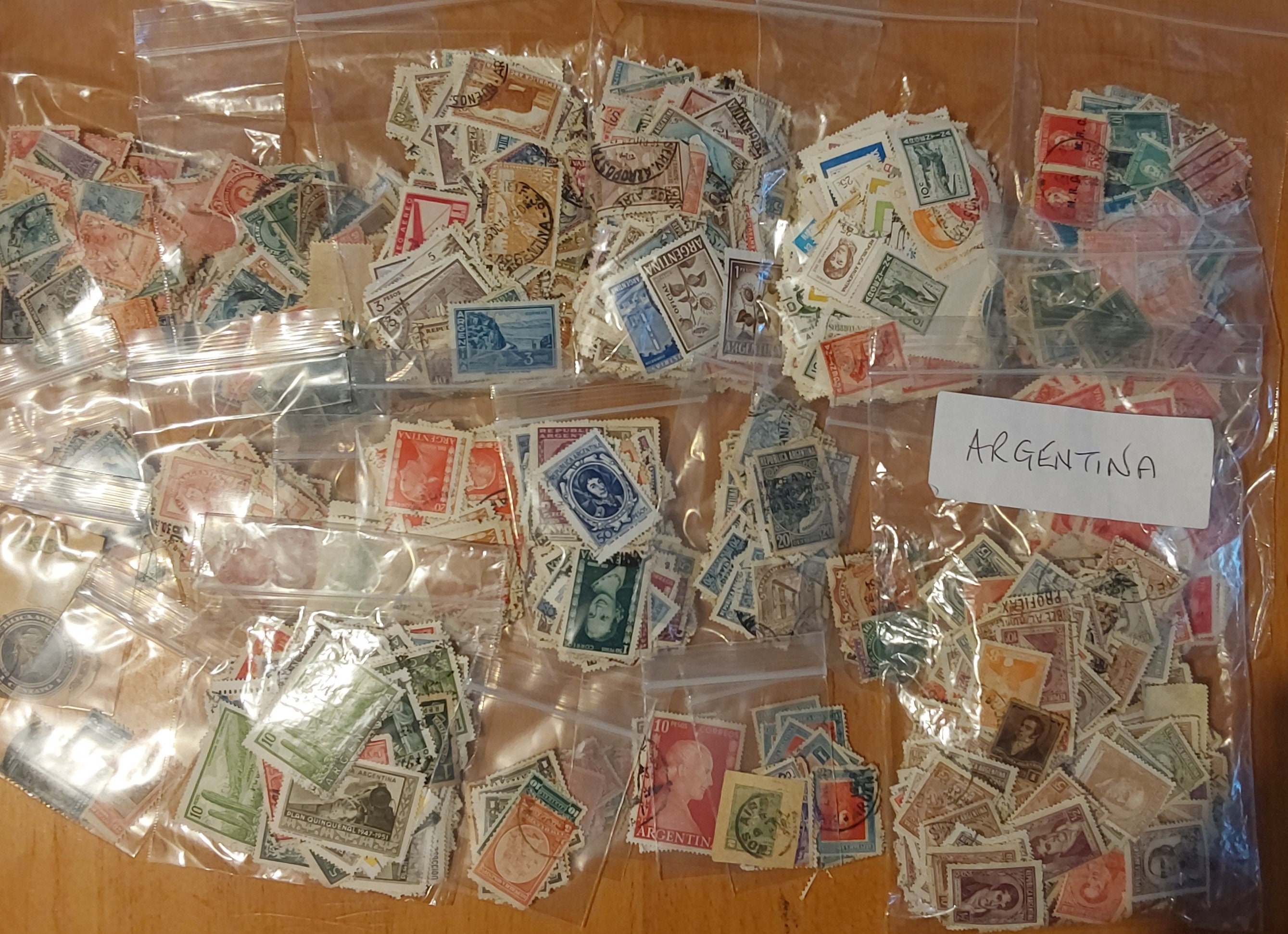アルゼンチン切手パック 200、350、500、750 種類 (新品/中古) - 数量