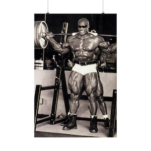 Ronnie Coleman Light Weight Baby hockendes Premium-Poster