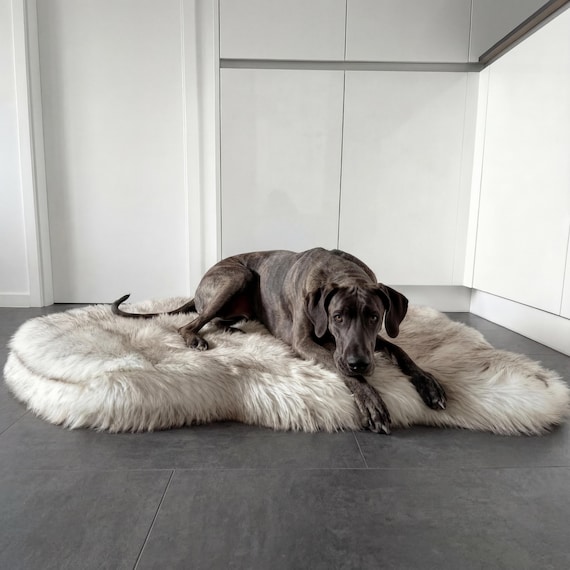 Orthopedic Faux Fur Dog Bed, Washable Waterproof Cover, Plush Calming Bed, White/Brown Tips
