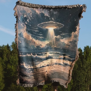 Vintage 1950&#39;s Inspired UFO Sighting Retro UFO aclectic wall decor art woven blanket booktok alien gift UFO gifts throw blanket