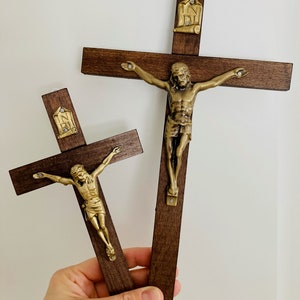 Wooden Cross, Crucifix, Catholic Crucifix, Cross to hang on the wall, Catholic cross, Wall Hanging, Cross with Jesus